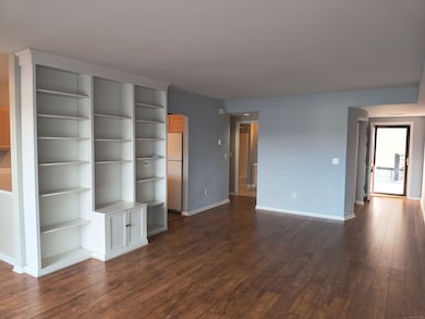 532 Popes Island Rd unit 532, Milford, CT 06461 - photo 4