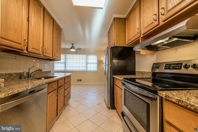 14409 Brad Dr, Rockville, MD 20853 - photo 2