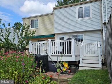 5922 Rowanberry Dr, Elkridge, MD 21075 - photo 2