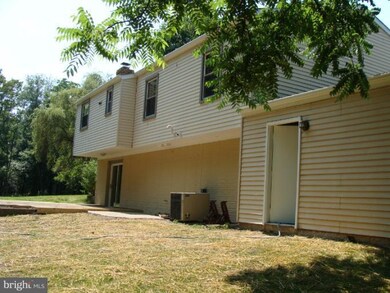 618 Falmouth Ct, Sykesville, MD 21784 - photo 5