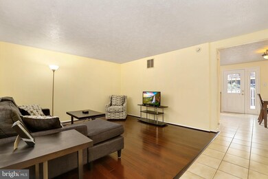 19106 Partridge Wood Dr, Germantown, MD 20874 - photo 6