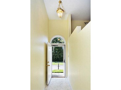 Entry/Foyer.