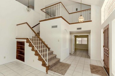 Entry/Staircase