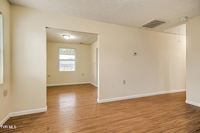 508 Clinchfield St, Kingsport, TN 37660 - photo 4