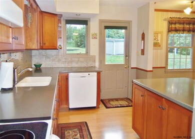 1017 Tomahawk Trail, Schenectady, NY 12302 - photo 7