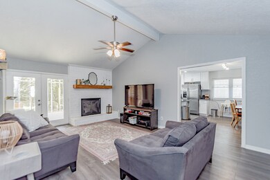 16930 Creek Line Dr, Friendswood, TX 77546 - photo 3