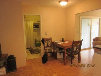 KITCHEN EATING AREA