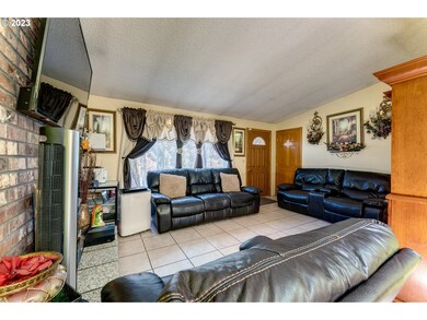 1540 SW Clara St, Troutdale, OR 97060 - photo 6