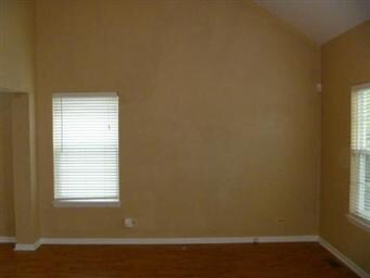 932 Cortney Dr, Carpentersville, IL 60110 - photo 2