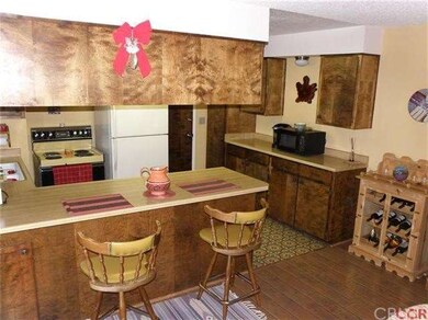 Kitchen with breakfast bar seating