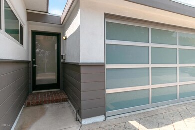 2216 Vista Del Mar Dr-012-039-Front Entr