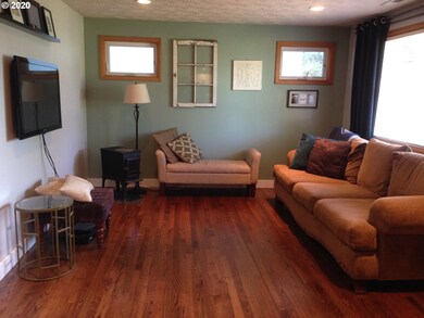 2065 Tumwater St, West Linn, OR 97068 - photo 5