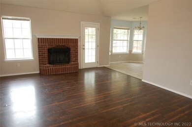 1383 E 138th Place, Glenpool, OK 74033 - photo 2