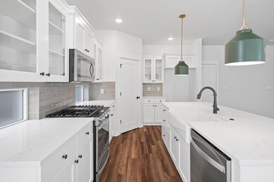 20745 SE Iron Horse Ln, Bend, OR 97702 - photo 2