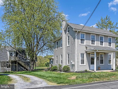 37 Locust St, Leola, PA 17540 - photo 2