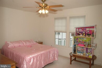 12801 Owens Glen Dr, Fairfax, VA 22030 - photo 2