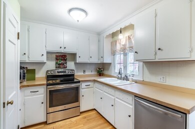 16 Robandy Rd, Andover, MA 01810 - photo 5