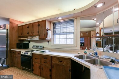 13232 Greenmount Ave, Beltsville, MD 20705 - photo 6