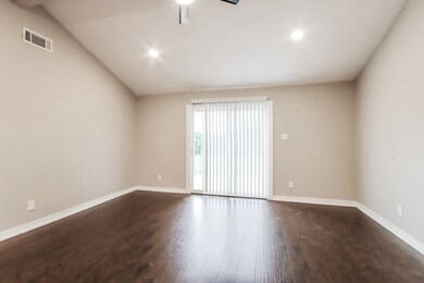 6015 Black Maple Ln, Houston, TX 77088 - photo 4