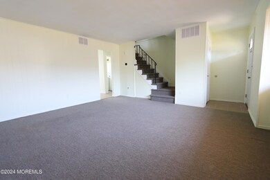 814 Laurel St, Lakehurst, NJ 08733 - photo 4