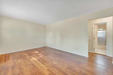 61 Kellum St unit 61A, Lindenhurst, NY 11757 - photo 7