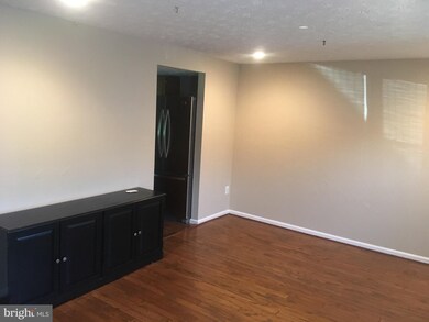 22394 Stablehouse Dr, Sterling, VA 20164 - photo 2