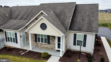 160 Dolomite Dr unit 12B, York, PA 17408 - photo 3