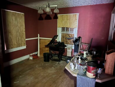 24 2nd St SE, Pulaski, VA 24301 - photo 6