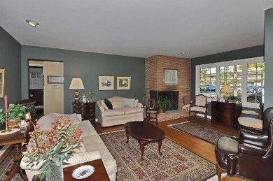 787 E Forest Ave, Des Plaines, IL 60018 - photo 2