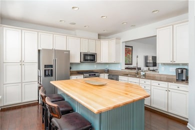 Island with Barstool space