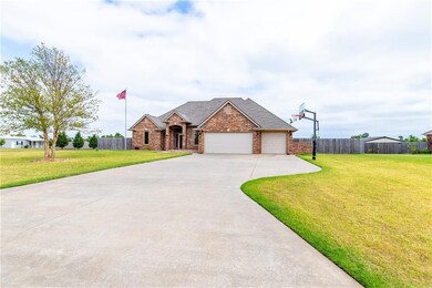 Welcome Home!  3 car garage, lots of parking