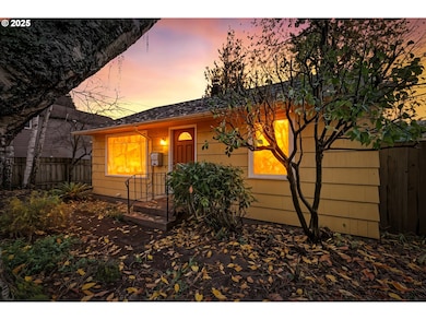 9314 N Tioga Ave, Portland, OR 97203 - photo 7