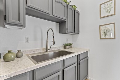 516 Lauren St, Horizon City, TX 79928 - photo 6