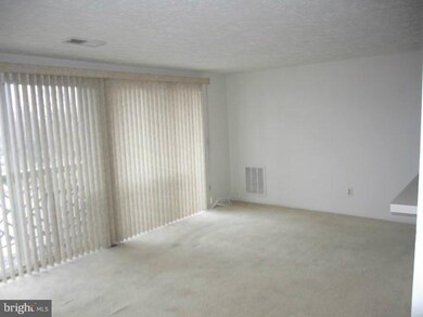 17050 Capri Ln unit 201, Dumfries, VA 22026 - photo 5