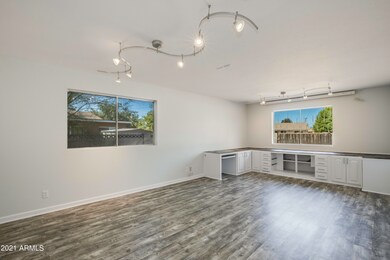 3042 E Desert Cove-10