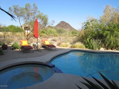 PRIVATE PEACEFUL BACKYARD PARADISE