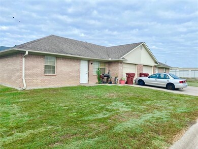 2500 Beverly, Bonham, TX 75418 - photo 3