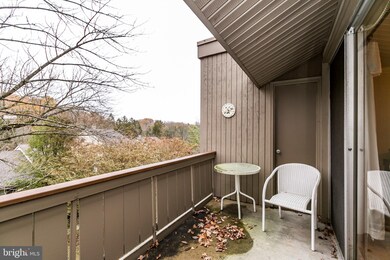 114 Cross Keys Rd unit R114E, Baltimore, MD 21210 - photo 4