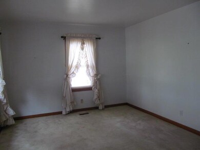 661 E Walnut St, Lancaster, OH 43130 - photo 2