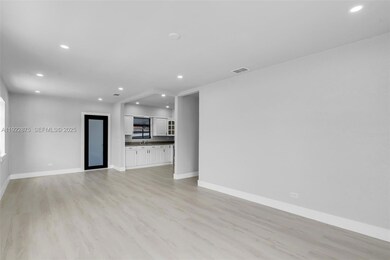 4485 E 8th Ave, Hialeah, FL 33013 - photo 5