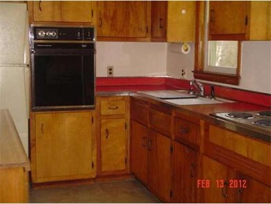 662 North St, Bridgewater, MA 02324 - photo 3