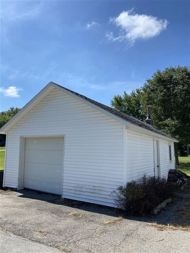 942 N Wayne St, Warren, IN 46792 - photo 2