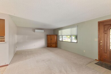 B5-living-room-2344-cullison-ln