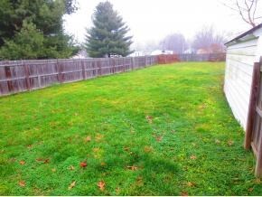 nice fenced yard