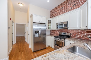 195 Collincote St unit 104, Stoneham, MA 02180 - photo 4