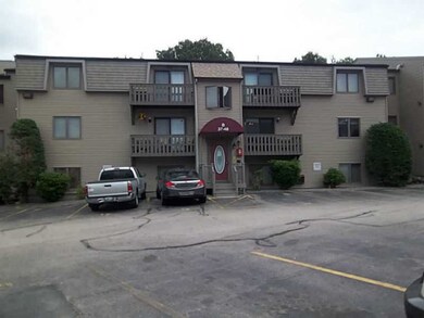 42 Village Ct, West Warwick, RI 02893 - photo 2