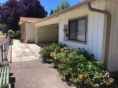 323 3rd St, Rogue River, OR 97537 - photo 4