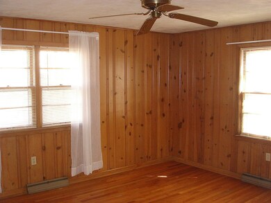912 Front BR NE