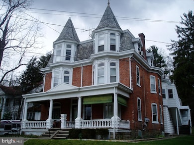 139 W Philadelphia Ave, Boyertown, PA 19512 - photo 2