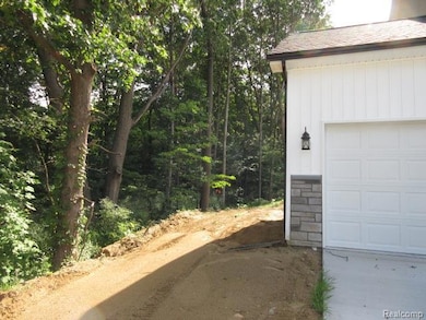 16085 Catalpa Way, Holly, MI 48442 - photo 5